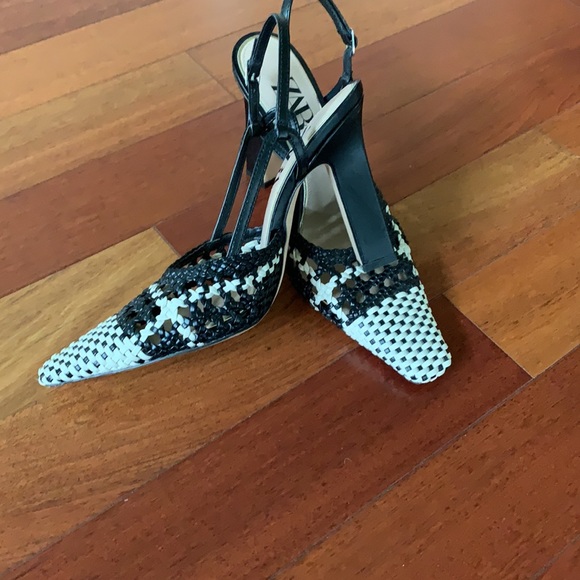 Zara black and white weaved shoes size 38 - Picture 3 of 6